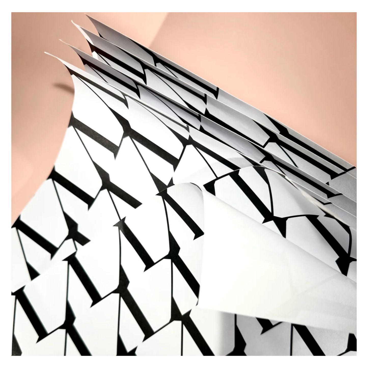 LUMIRA – Arabian Oud Scented Drawer Lines